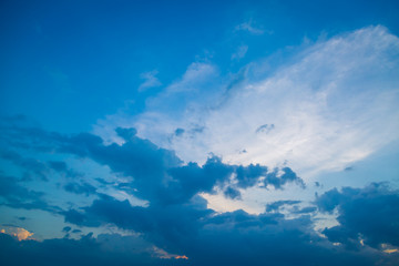 Fototapeta na wymiar Sky and clouds before sunset
