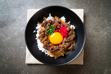 beef sliced on topped rice (GYUU-DON)