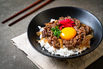 beef sliced on topped rice (GYUU-DON)