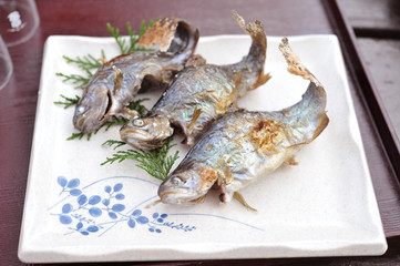 マスの塩焼き