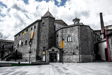 Exterior del monasterio románico de Ripoll