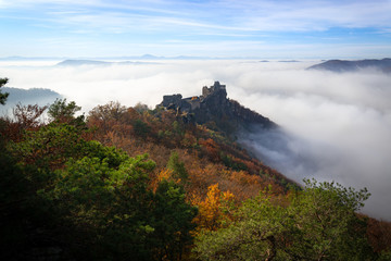 Wachuer Herbstnebel bei der Kuenringer Burg Aggstein