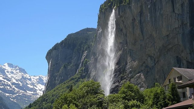 Staubbach Falls in Lauterbrunnen