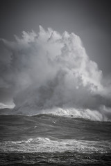 Tempête océan, vagues puissantes, grosse houle, risque submersion, grande marée
