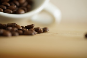 Kaffeetasse mit Kaffeebohnen