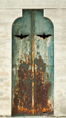 Unique valut doos;  Pere Lachaise cemetery