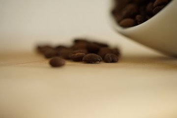 Kaffeetasse mit Kaffeebohnen