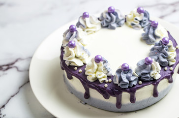 Fresh cream birthday cake