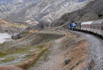 Fototapeta na wymiar Old passanger train on Dorud - Andimeshk railway. Zagros, Lorestan, Iran.