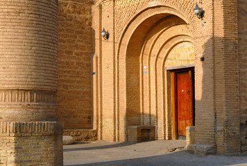 Fototapeta premium Portal and column. Details of iranian architecture. Shush, Iran.