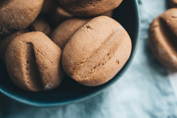 The cookies coffee beans shaped in the plate