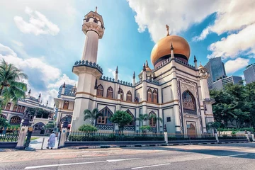 Zelfklevend Fotobehang Sultan mosque in Singapore city © Stockbym