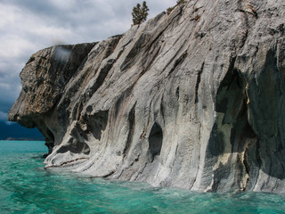 Capelas de mármore no lago General Carrera