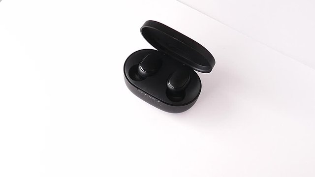 Wireless Earbuds in Black box
