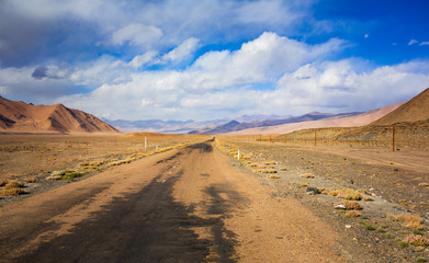 Fototapeta premium Road to the mountain