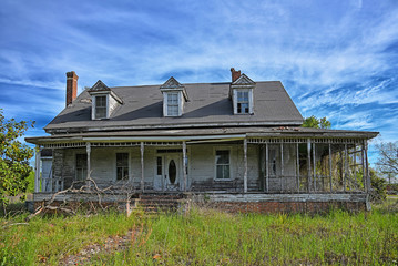 Obraz premium Deserted Rural Farmhouse