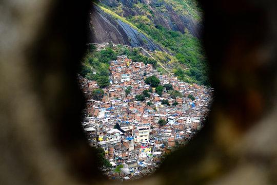 Peering Upon Rocinha