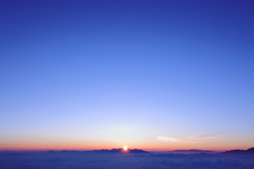山頂（木曽駒ヶ岳）からの日の出