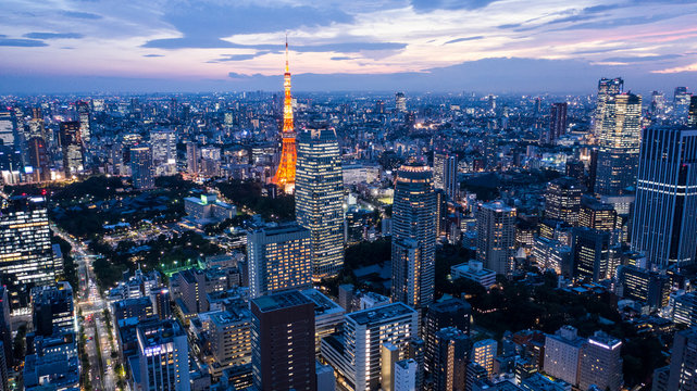 夕暮れ時東京の風景　空撮