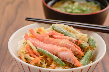 海老のかき揚げ丼
