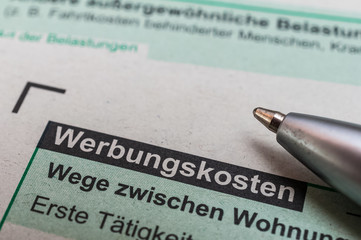 Obraz premium Finanzamt Steuererklärung einreichen 