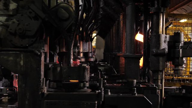 The process of making glass bottles glassworks