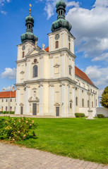 Fototapeta na wymiar church in Frauenkirchen