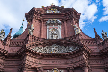 Fassade des Neumünster in Würzburg/Deutschland