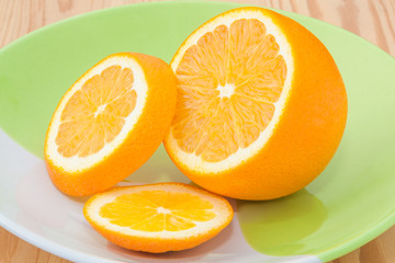 oranges and sliced oranges 