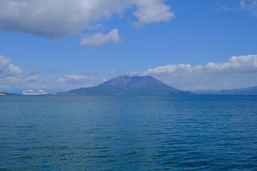 桜島と美しい自然「海を強調」