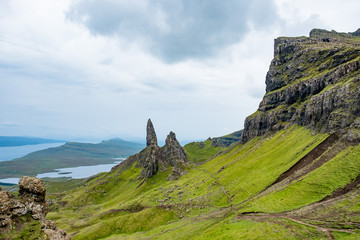 Blick auf den Old Man of Storr auf der Isle of Skye