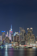 Fototapeta premium Zachód słońca i nocny widok Manhattanu, panoramy Nowego Jorku, USA