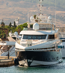Charteryacht im Hafen von Kos-Stadt auf der Insel Kos Griechenland