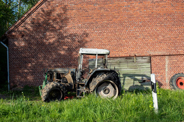 ausgebrannter Traktor