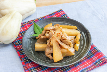ハヤトウリと豚肉の炒め物