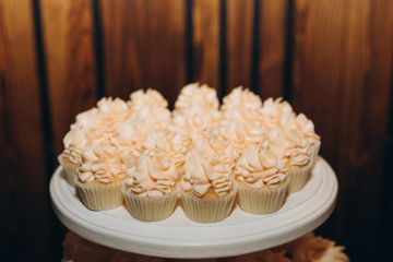 wedding candy bar, ideas of delicious and beautiful snacks