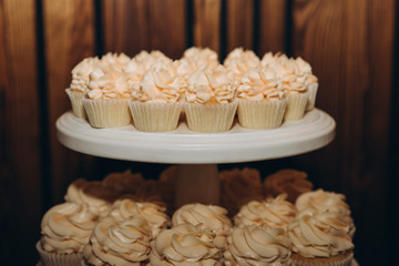 wedding candy bar, ideas of delicious and beautiful snacks