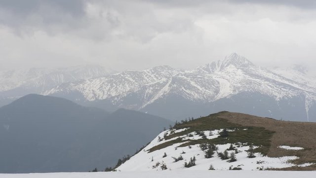 Retezat mountain from Munti Tarcu, timelapse