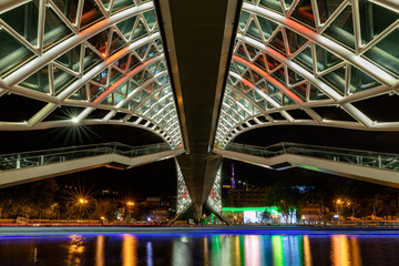 Fototapeta premium Under Tbilisi Bridge of Peace
