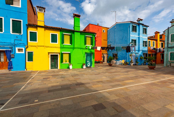 Obraz premium Facades of traditional old houses on the island of Burano.