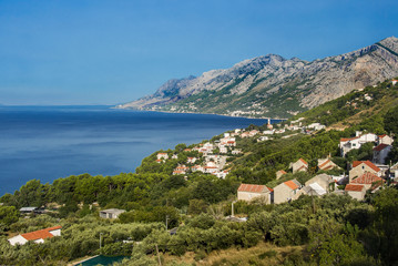 piękna panorama Chorwackiego wybrzeża, morze i góry