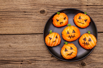 Funny Halloween Sushi Pumpkins Jack o Lantern, Sushi Monsters. Temari sushi, sushi balls. Healthy...