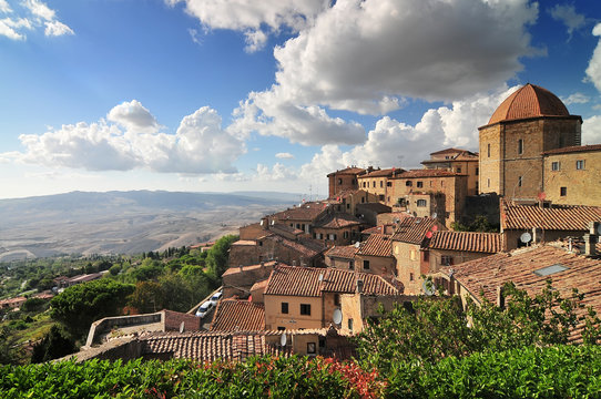 View over the rooftops of Volterra, Province of Pisa, Region of Tuscany, Italy, Europe.