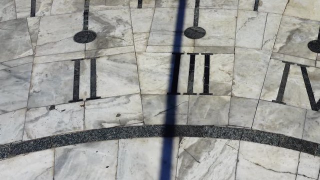 Sundial. Shooting in the summer. Time lapse.