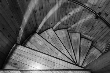 wood spiral stairs 