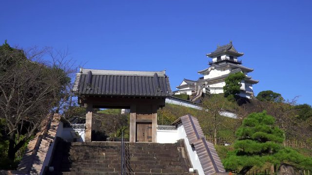 静岡県掛川市にある復元城址「掛川城」にズームイン