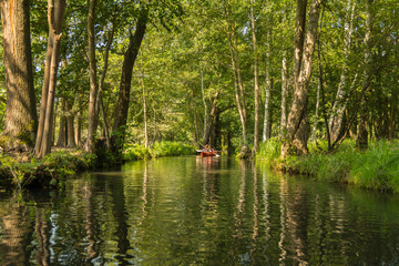 Kajakfahrt auf einem Kanal im Spreewald