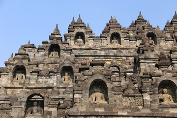 ジャワ島　ジョグジャカルタ　ボロブドゥール寺院遺跡　方形壇回廊