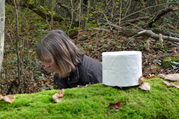 toilettengang draussen, unterwegs © lotharnahler