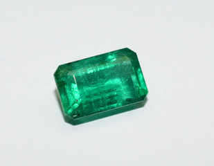 Emerald natural & facet cut gesmtone